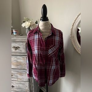 💗 EUC Time And Tru Button Down Top